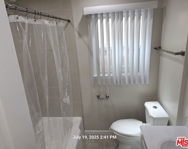 5472 Edgewood Place - Photo Thumbnail 6