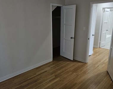 5472 Edgewood Place - Photo Thumbnail 9