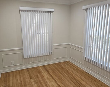 5472 Edgewood Place - Photo Thumbnail 2
