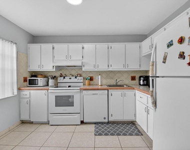 21214 Lago Circle - Photo Thumbnail 5