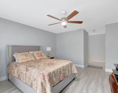 21214 Lago Circle - Photo Thumbnail 17