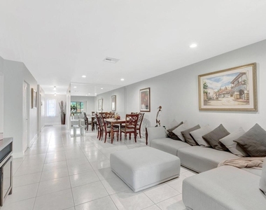 21214 Lago Circle - Photo Thumbnail 13