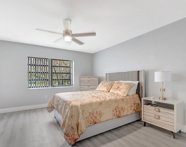21214 Lago Circle - Photo Thumbnail 15