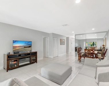 21214 Lago Circle - Photo Thumbnail 14