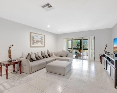 21214 Lago Circle - Photo Thumbnail 11
