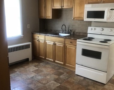 718 Western Avenue - Photo Thumbnail 3