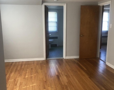 718 Western Avenue - Photo Thumbnail 7