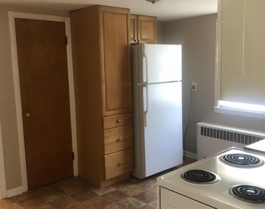 718 Western Avenue - Photo Thumbnail 2