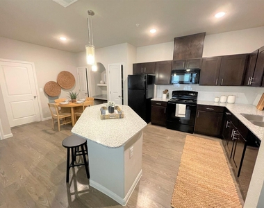 4702 Old Brownsville - Photo Thumbnail 13