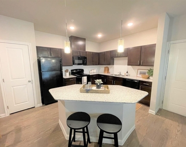 4702 Old Brownsville - Photo Thumbnail 14