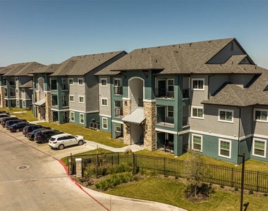 4702 Old Brownsville - Photo Thumbnail 3