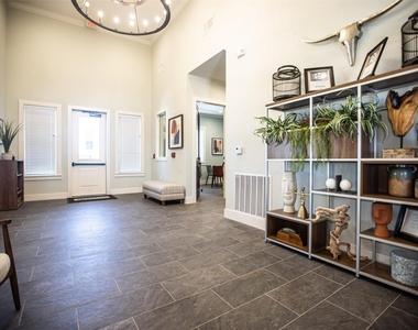 4702 Old Brownsville - Photo Thumbnail 6