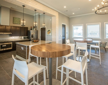 4702 Old Brownsville - Photo Thumbnail 9