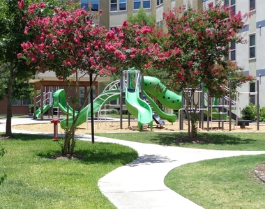 703 N San Marcos St - Photo Thumbnail 8