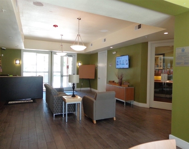 703 N San Marcos St - Photo Thumbnail 10