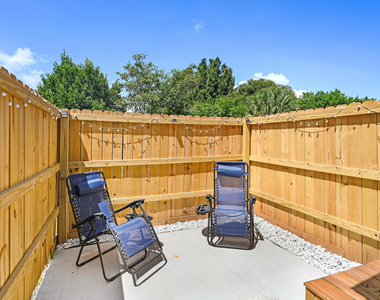 1704 Oak Street - Photo Thumbnail 13