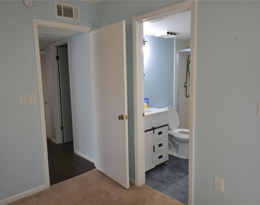 3232 Lake Pine Way E - Photo Thumbnail 27
