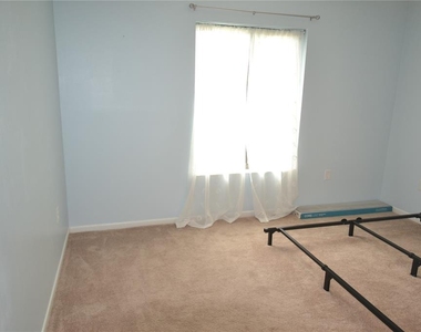 3232 Lake Pine Way E - Photo Thumbnail 38