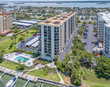 690 Island Way - Photo Thumbnail 25