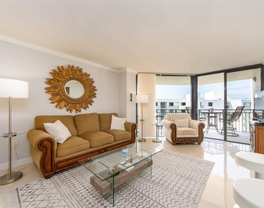690 Island Way - Photo Thumbnail 2