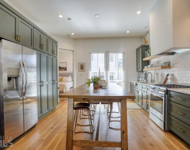 160 Glasgow Lane - Photo Thumbnail 9