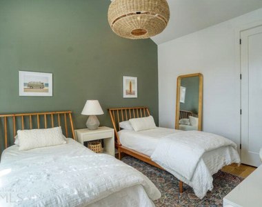 160 Glasgow Lane - Photo Thumbnail 21
