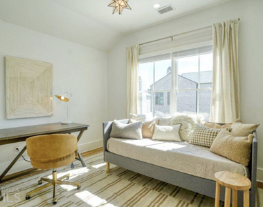 160 Glasgow Lane - Photo Thumbnail 22
