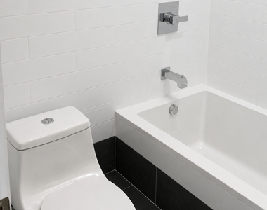 410 Eastern Parkway - Photo Thumbnail 4