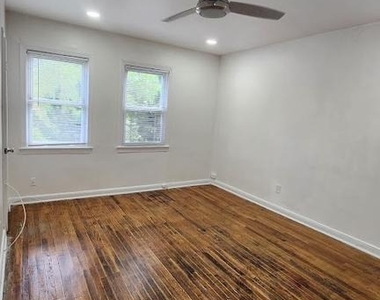 1422 W Street Se - Photo Thumbnail 5