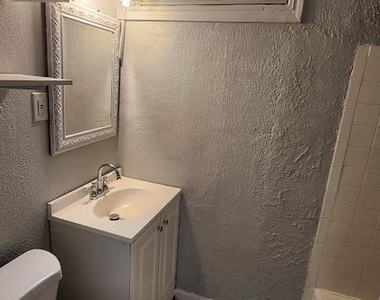 1422 W Street Se - Photo Thumbnail 7