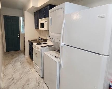 1422 W Street Se - Photo Thumbnail 10