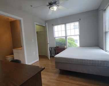 929 Morreene Road - Photo Thumbnail 12