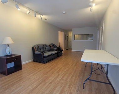 929 Morreene Road - Photo Thumbnail 4