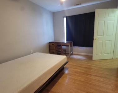 929 Morreene Road - Photo Thumbnail 9