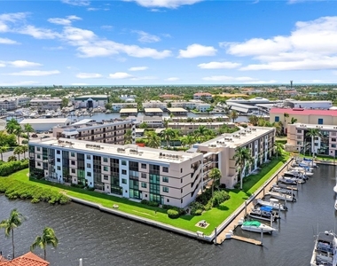 807 River Point Drive - Photo Thumbnail 24