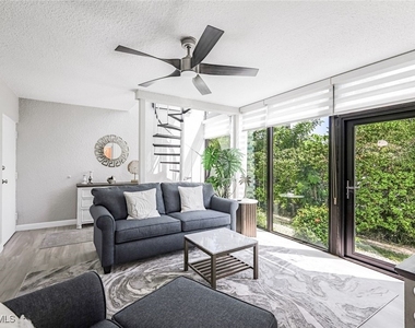 807 River Point Drive - Photo Thumbnail 16