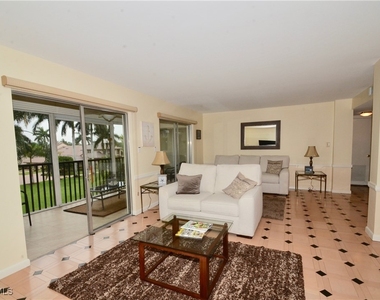 555 Park Shore Drive - Photo Thumbnail 8