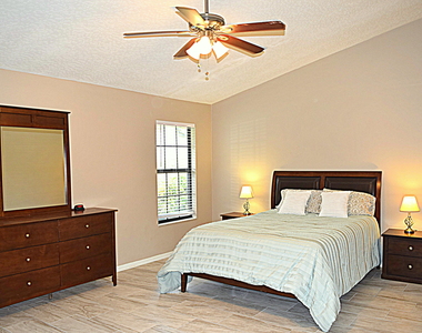 285 Utopia Circle - Photo Thumbnail 2