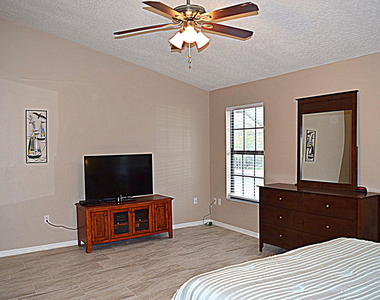 285 Utopia Circle - Photo Thumbnail 3