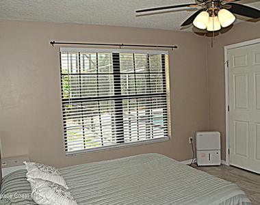 285 Utopia Circle - Photo Thumbnail 20