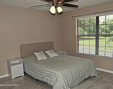 285 Utopia Circle - Photo Thumbnail 19