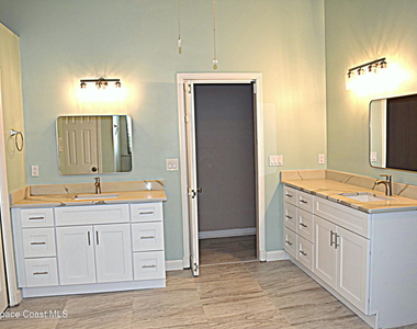 285 Utopia Circle - Photo Thumbnail 18