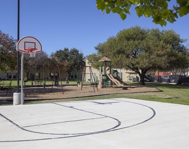 910 North Frio Street - Photo Thumbnail 8