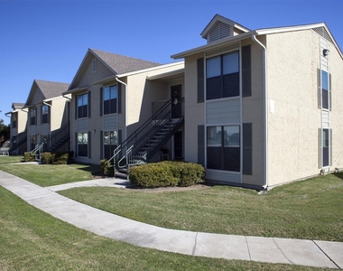 910 North Frio Street - Photo Thumbnail 1