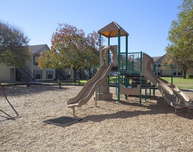 910 North Frio Street - Photo Thumbnail 7