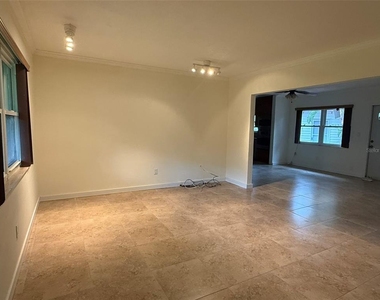 215 S West Shore Boulevard - Photo Thumbnail 4