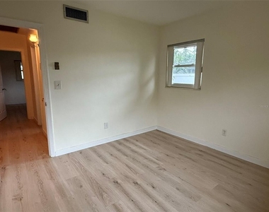 215 S West Shore Boulevard - Photo Thumbnail 9