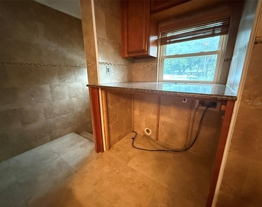 215 S West Shore Boulevard - Photo Thumbnail 22