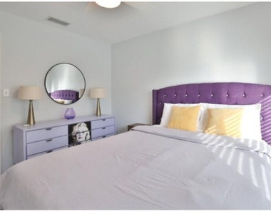 422 Julia Place - Photo Thumbnail 13