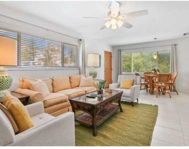 422 Julia Place - Photo Thumbnail 1